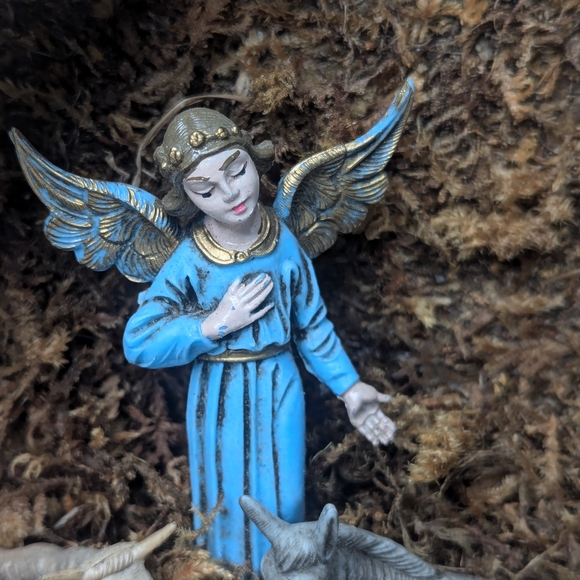 Vintage Italian Nativity Scene with Holy Family Made in Italy - Picture 4 of 15